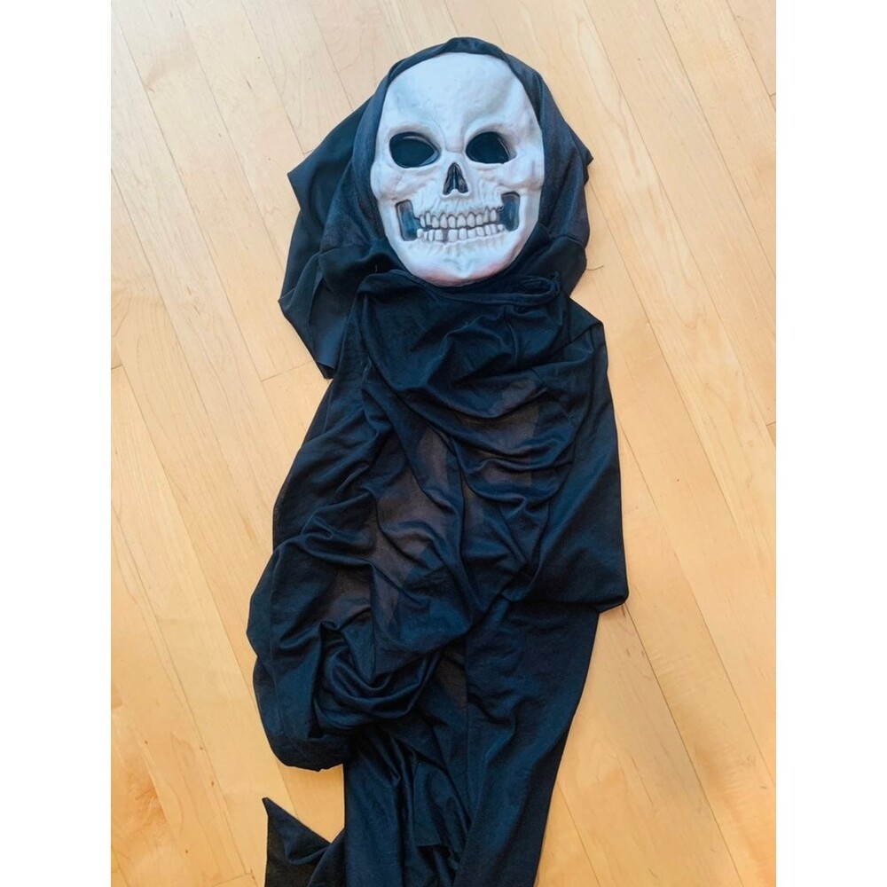 Skeleton mask and cape